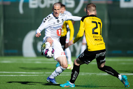 Odds Milan Jevtovic och Häckens Tomas Totland