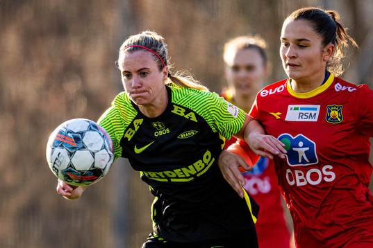 Berglind Björg Torvaldsdottir of Brann and Synne Vatshelle