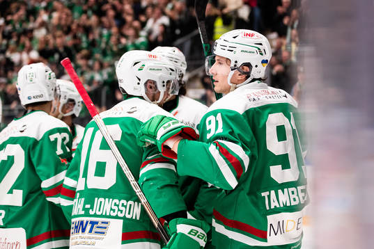 Rögles Adam Tambellini jublar