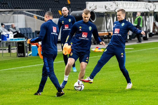 Carl Starfelt and Viktor Claesson of the Swedish national