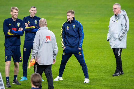 Filip Helander, Branimir Hrgota, Emil Krafth and head coach