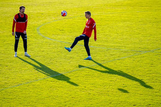 Stefan Strandberg and Martin Ødegaard of the Norwegian