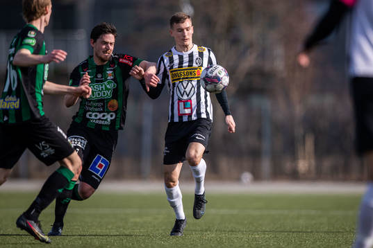 Varbergs Robin Tranberg och Landskronas Robin Dzabic