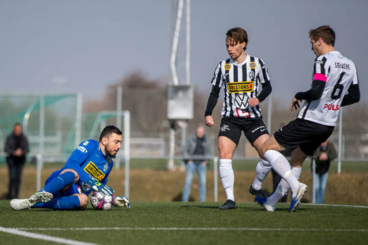 Landskronas målvakt Amr Kaddoura, Filip Ottosson och