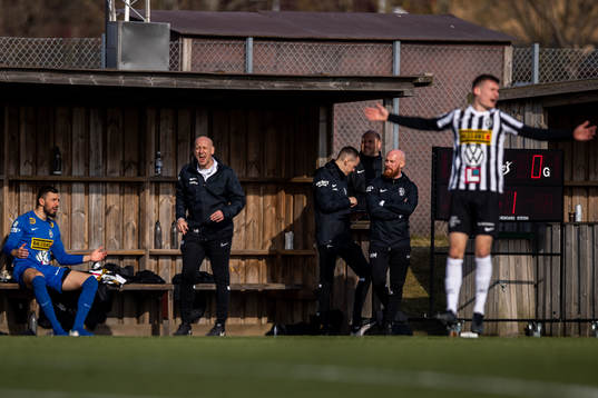 Landskronas tränare Billy Magnusson reagerar