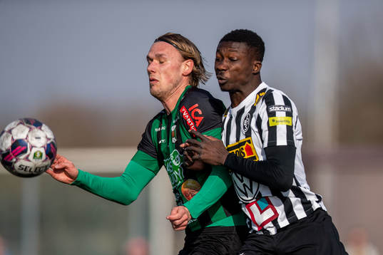 Varbergs Hampus Zachrisson och Landskronas Ousmane Diawara
