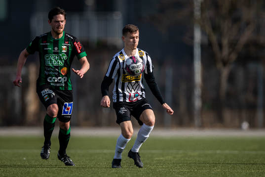 Varbergs Robin Tranberg och Landskronas Robin Dzabic