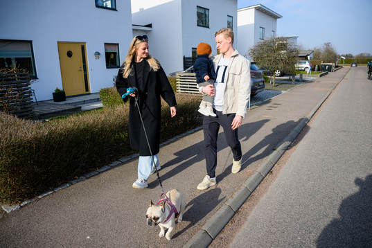 Anton Bengtsson med sonen Noel, Matilda Schultz och franska