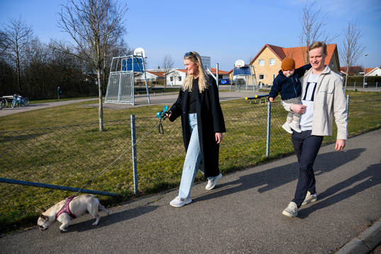 Anton Bengtsson med sonen Noel, Matilda Schultz och franska