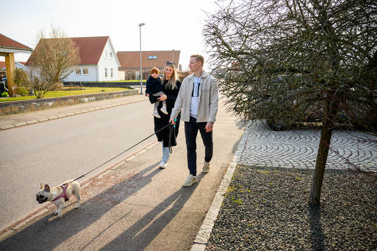 Anton Bengtsson med sonen Noel, Matilda Schultz och franska