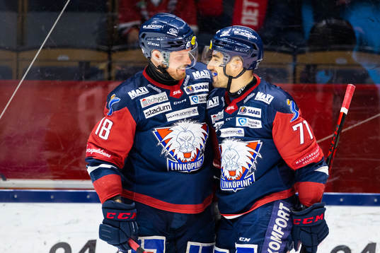Linköpings Robert Lantosi jublar med Alexander Johansson