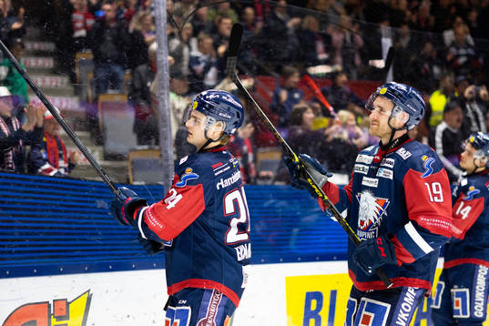 Linköpings Elliot Ekmark och Patrick Russell jublar