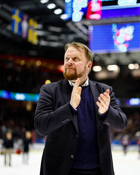Linköpings tränare Klas Östman jublar