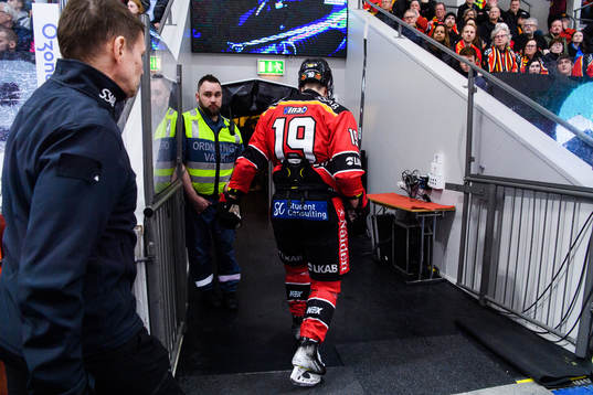 Luleås Konstantin Komarek kliver av skadad