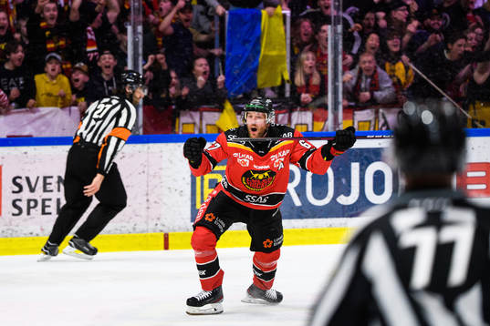 Luleås Linus Omark jublar