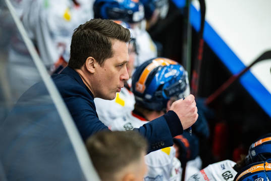 Växjös tränare Sam Hallam