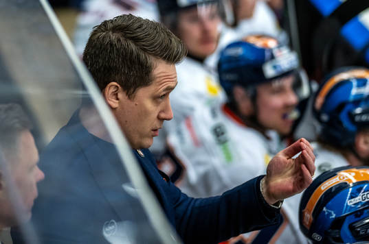 Växjös tränare Sam Hallam