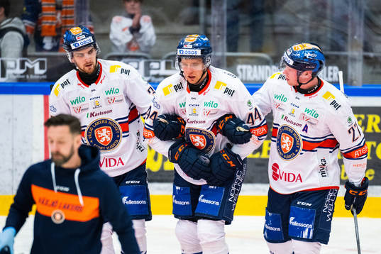 Växjös Peter Andersson leds av isen
