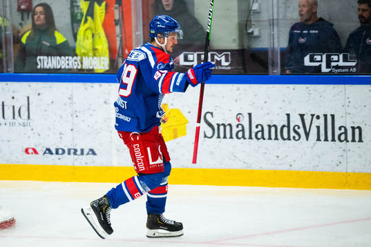 Oskarshamns Patrik Karlqvist jublar