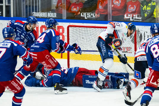 Oskarshamns målvakt Tim Juel och Philip Samuelsson och