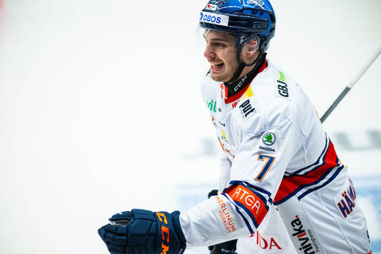 Växjös Hardy Häman Aktell jublar