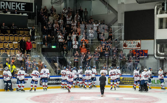 Växjös spelare jublar