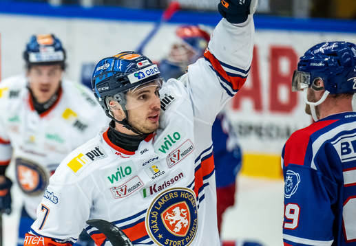Växjös Hardy Häman Aktell jublar