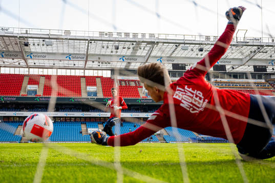 Goalkeepers Jacob Karlstrøm and Ørjan Håskjold Nyland of