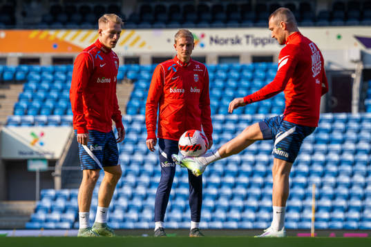 Andreas Hanche-Olsen, Morten Thorsby and Veton Berisha of