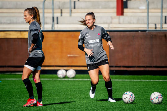 Rosengårds Frederikke Thøgersen och Gudrun Arnardottir