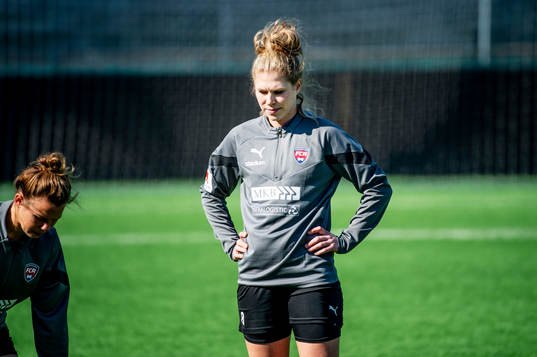 Rebecca Knaak