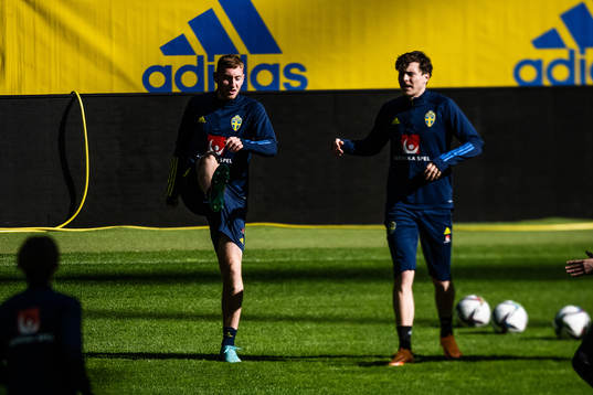 Dejan Kulusevski and Victor Nilsson Lindelöf of the