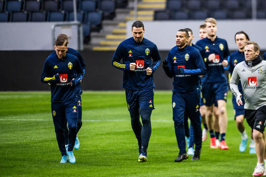 Zlatan Ibrahimovic and Robin Quaison of the Swedish