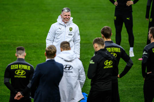 head coach Jaroslav Šilhavý of Czech Republic