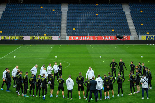 Players of Czech Republic gather