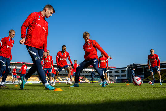Alexander Sørloth and Martin Ødegaard of the Norwegian