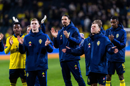 Zlatan Ibrahimovic of Sweden celebrate