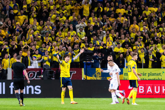 Victor Lindelöf of Sweden looks dejected