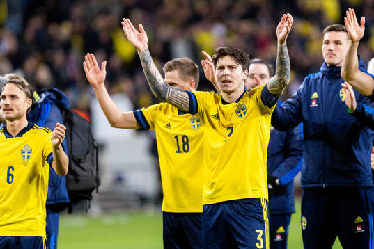 Victor Lindelöf of Sweden celebrates