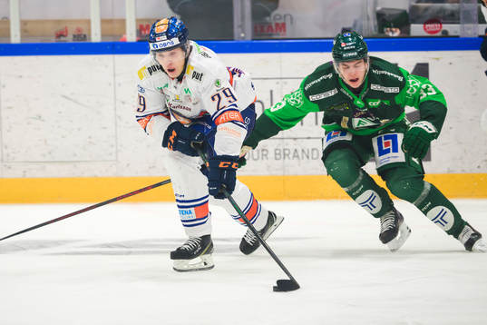 Växjös Pontus Holmberg och Färjestads Albert Johansson