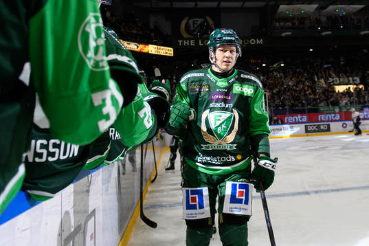 Färjestads Daniel Viksten jublar