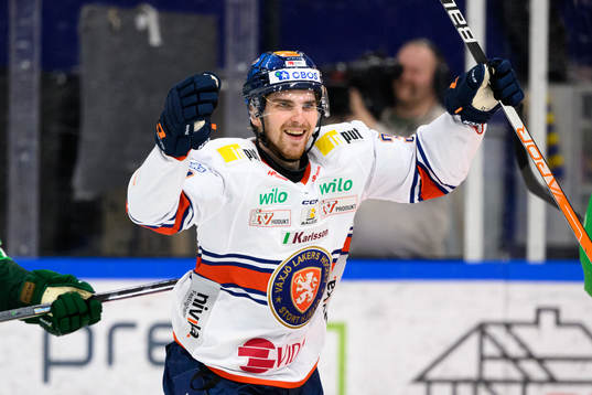 Växjös Julius Nättinen jublar