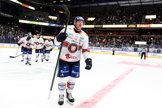 Växjös Martin Lundberg jublar