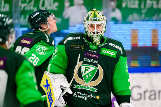 Färjestads målvakt Dominik Furch deppar