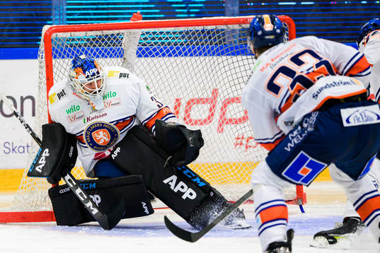 Växjös målvakt Emil Larmi