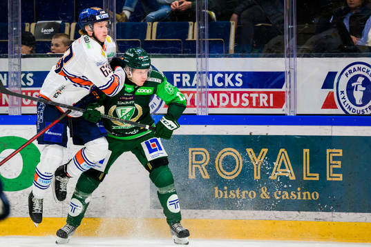 Växjös Michael Krutil och Färjestads Daniel Viksten