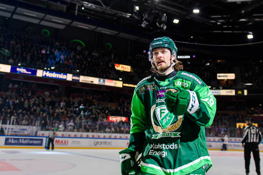 Färjestads Linus Johansson jublar