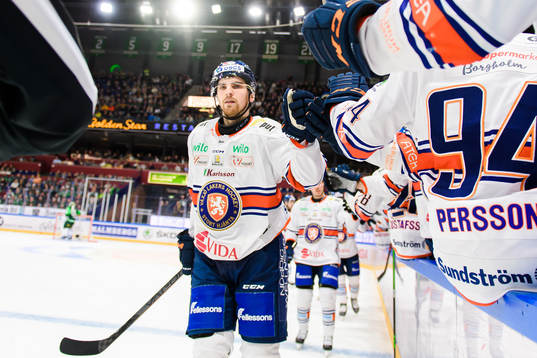 Växjös Julius Nättinen jublar