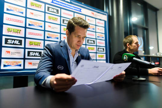 Växjös tränare Sam Hallam och Färjestads tränare Tomas