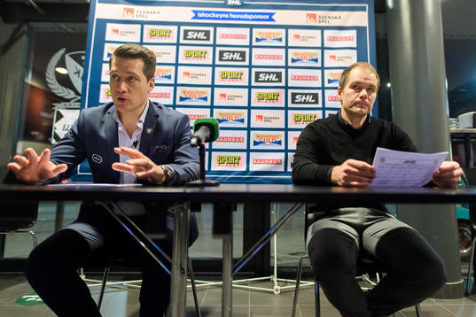 Växjös tränare Sam Hallam och Färjestads tränare Tomas